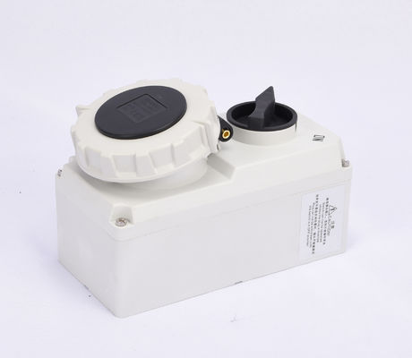 IP67 16A 3P ซ็อกเก็ตไฟฟ้าอุตสาหกรรม IEC พร้อมระบบล็อคแบบกลไก