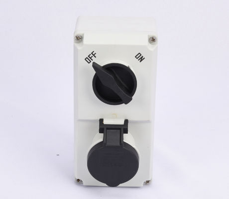 IP44 32A ซ็อกเก็ตสวิตช์ไฟอุตสาหกรรมสามเฟสพร้อมระบบเชื่อมต่อทางกล