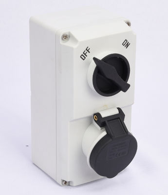 IP44 32A ซ็อกเก็ตสวิตช์ไฟอุตสาหกรรมสามเฟสพร้อมระบบเชื่อมต่อทางกล